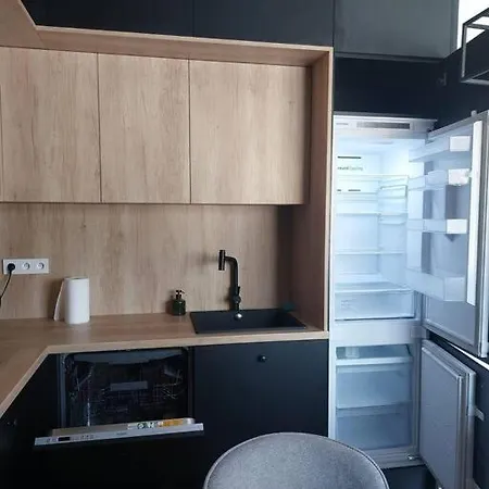 Z Duzym Tarasem, Bezplatny Parking, Awg