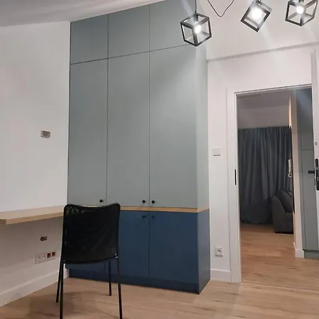 Z Duzym Tarasem, Bezplatny Parking, Awg דירה