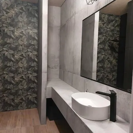 Z Duzym Tarasem, Bezplatny Parking, Awg *