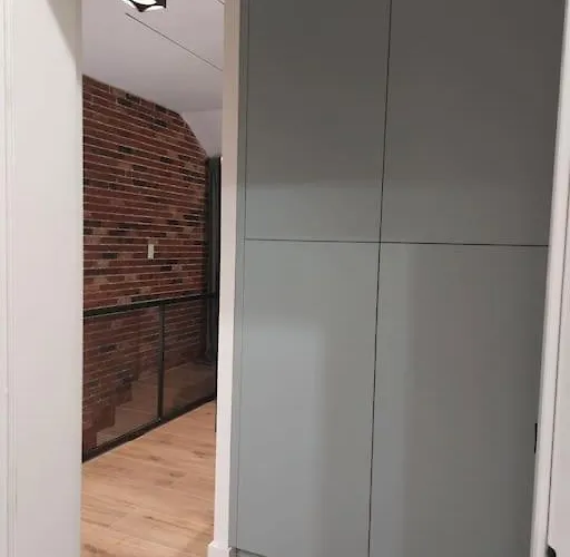 Z Dużym Tarasem, Bezpłatny Parking, Awg