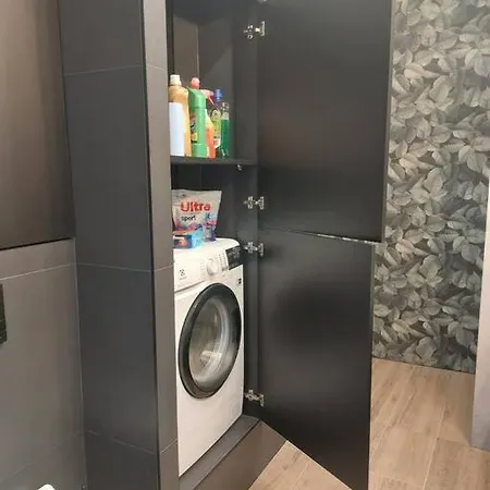 Z Duzym Tarasem, Bezplatny Parking, Awg *